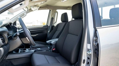 Toyota Hilux Toyota Hilux 2.4L Diesel AT 4x4 Mid Option 2025-10