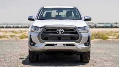 Toyota Hilux Toyota Hilux 2.4L Diesel AT 4x4 Mid Option 2025-4