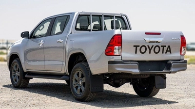 Toyota Hilux Toyota Hilux 2.4L Diesel AT 4x4 Mid Option 2025-7