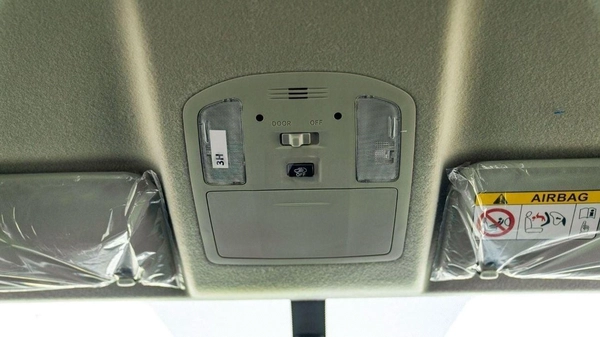 Toyota Hilux Toyota Hilux 2.4L Diesel AT 4x4 Mid Option 2025
