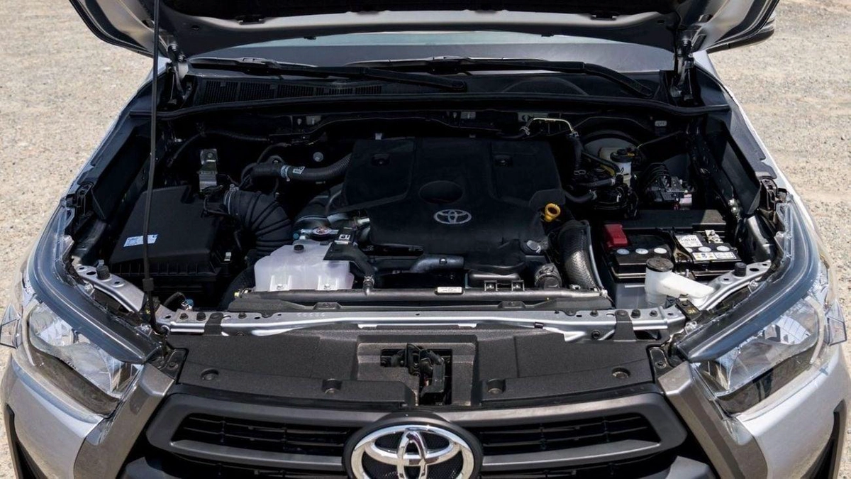 Toyota Hilux Toyota Hilux 2.4L Diesel AT 4x4 Mid Option 2025-19-0