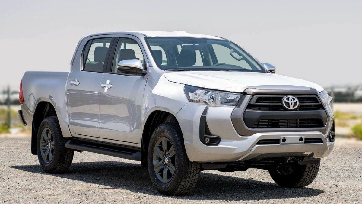 Toyota Hilux Toyota Hilux 2.4L Diesel AT 4x4 Mid Option 2025-1-0