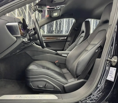 GCC Specs | Original Paint | Low Mileage | Well Maintained | Al Naboodah Full service history-10