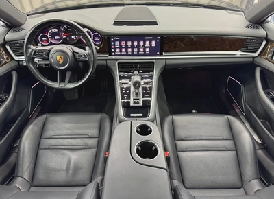 GCC Specs | Original Paint | Low Mileage | Well Maintained | Al Naboodah Full service history-16