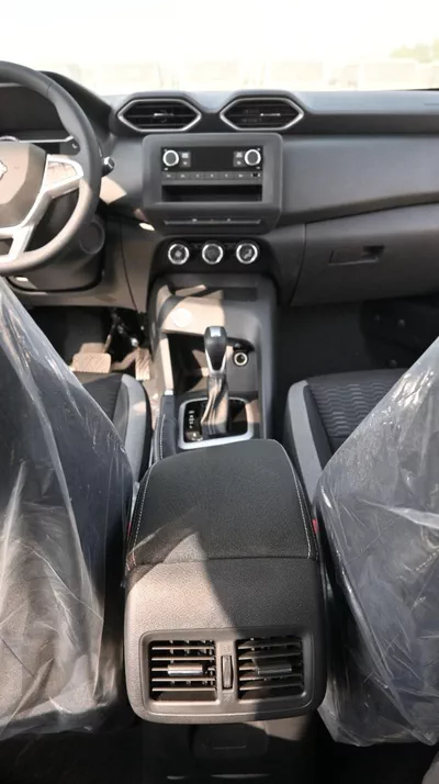 Nissan Magnite SV S-17