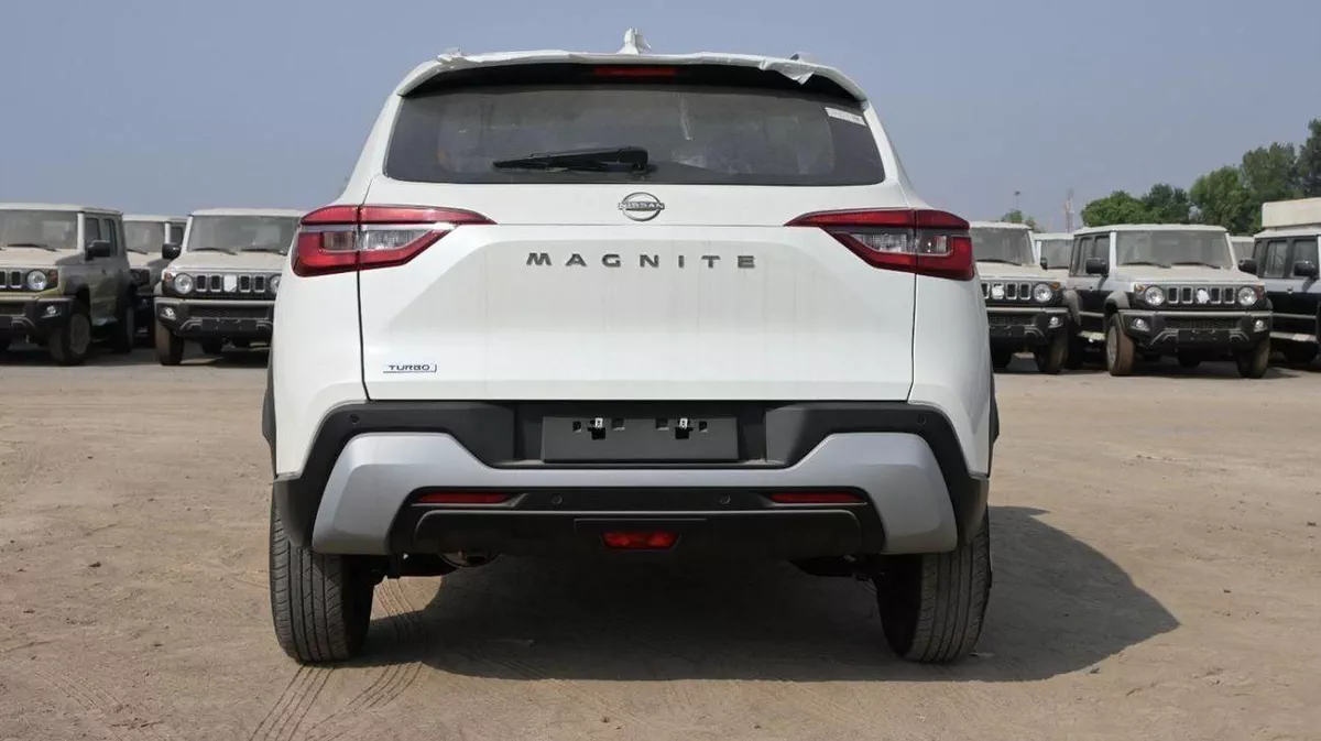 Nissan Magnite SV S-2-0