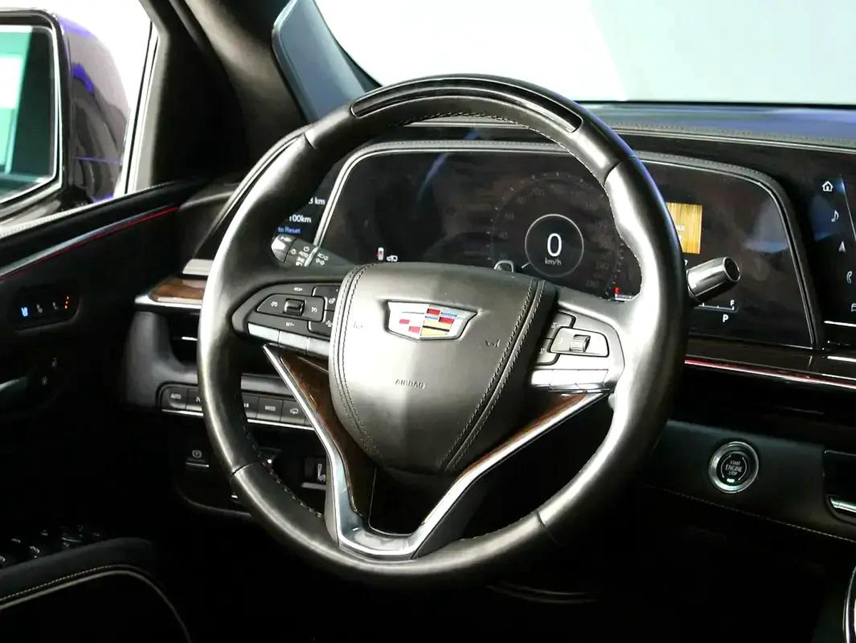 2022 - Cadillac Escalade Sport Platinum-19-19