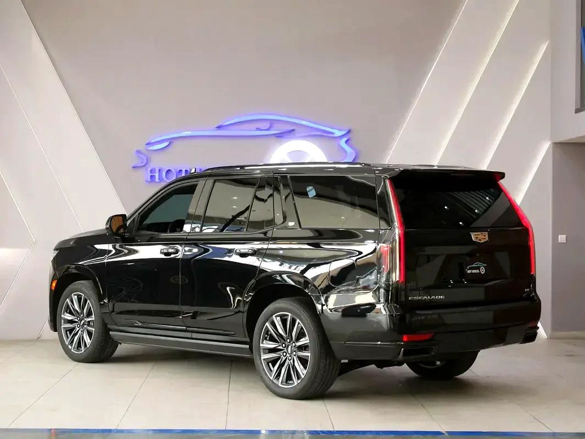 2022 - Cadillac Escalade Sport Platinum-2-2