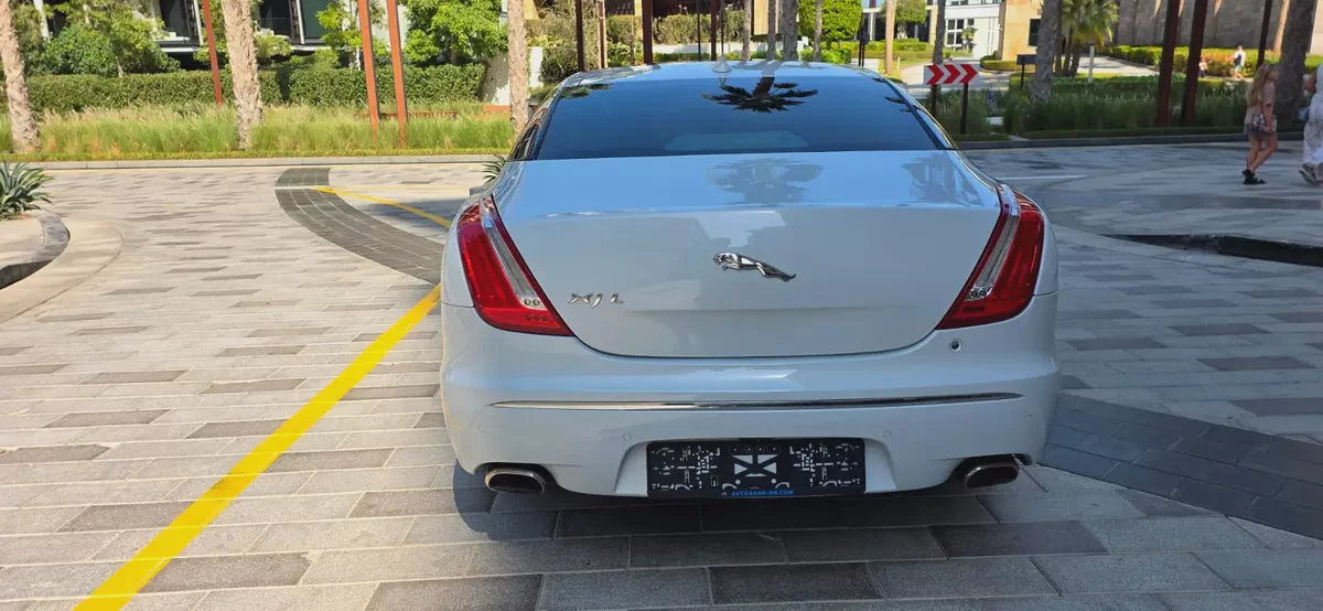 2015 Jaguar XJ L -Full option -Excellent Condition-Less kilometer driven -Bank Finance Available-7-7