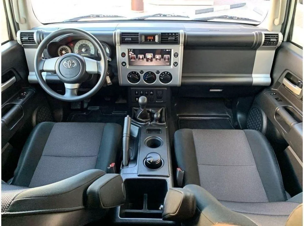 Toyota FJ Cruiser BASE V6 4.0L-6CYL SUPERCHARGED EXCELLENT CONDITION-5-0