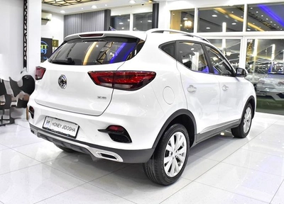 MG ZS ( 2023 Model ) in White Color GCC Specs-9