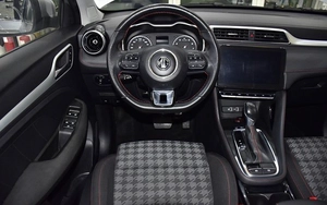 MG ZS ( 2023 Model ) in White Color GCC Specs