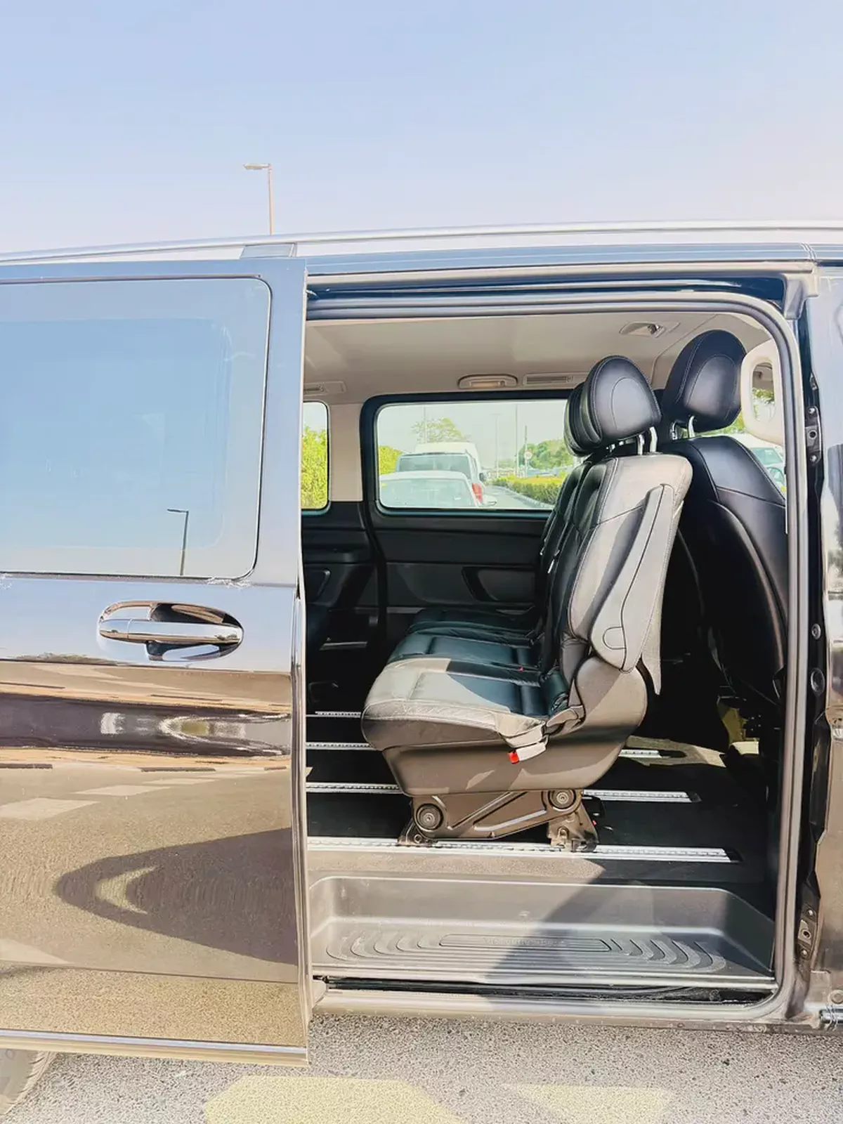 Mercedes-Benz V-Class 2.0L V 250 2024 GCC Specs Very Good Condition (Full Service History)-17-17