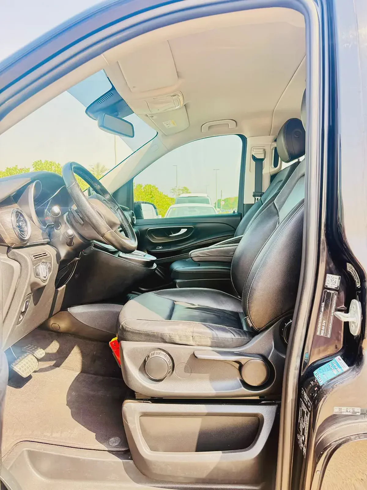 Mercedes-Benz V-Class 2.0L V 250 2024 GCC Specs Very Good Condition (Full Service History)-7-7