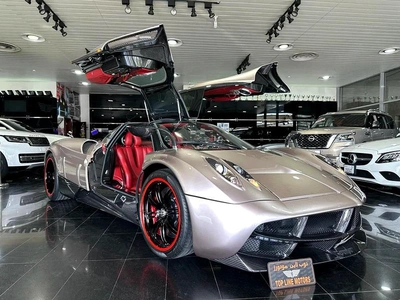 Pagani Huayra, GCC, 1 of 100 in the world, amazing specs, beautiful color combination, New tyres.-2