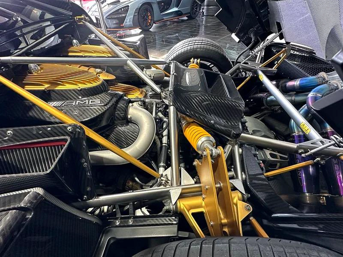 Pagani Huayra, GCC, 1 of 100 in the world, amazing specs, beautiful color combination, New tyres.-6-6