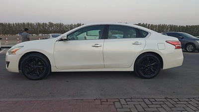 Nissan Altima SV 2014 GCC Specs - Well Maintained-2