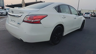 Nissan Altima SV 2014 GCC Specs - Well Maintained-5