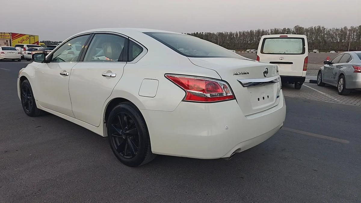 Nissan Altima SV 2014 GCC Specs - Well Maintained-1-1