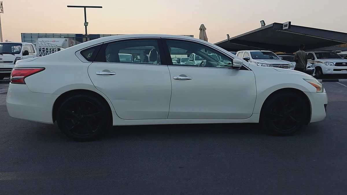 Nissan Altima SV 2014 GCC Specs - Well Maintained-3-3