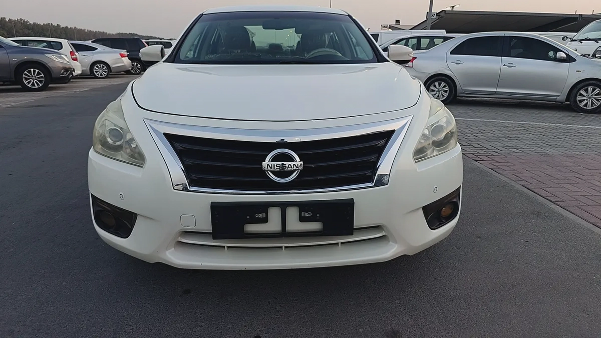 Nissan Altima SV 2014 GCC Specs - Well Maintained-4-4