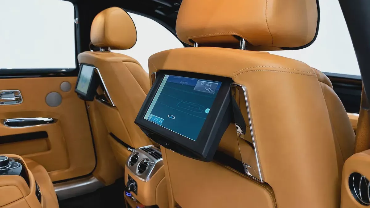 2016 Rolls-Royce Ghost Black Badge - GCC Specs -42,000 kms-14-14
