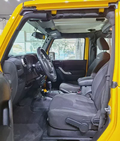 Original Paint . GCC Specs . Excellent Condition . Single Owner-7