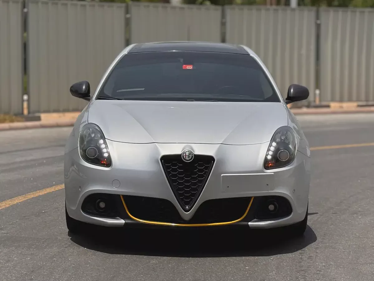 2020 Alfa Romeo Giulietta Veloce | GCC Specs | Pristine Condition-1-1