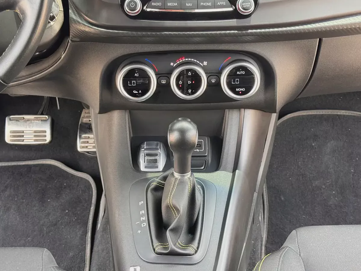 2020 Alfa Romeo Giulietta Veloce | GCC Specs | Pristine Condition-8-8