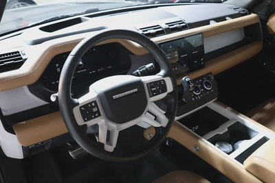 2025 Land Rover Defender 110 HSE P400 | GCC Specs | Brand New-9