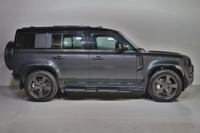 2025 Land Rover Defender 110 HSE P400 | GCC Specs | Brand New-4