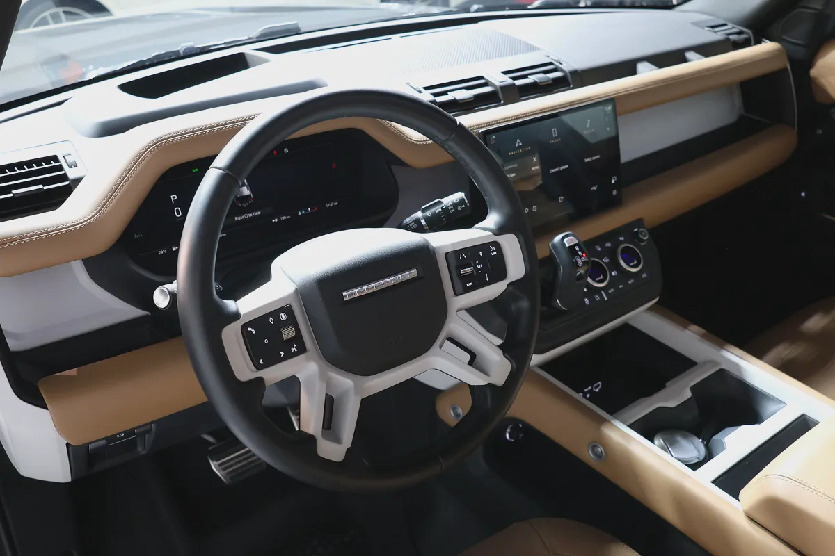 2025 Land Rover Defender 110 HSE P400 | GCC Specs | Brand New-9-9
