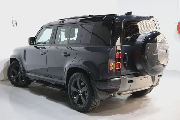 2025 Land Rover Defender 110 HSE P400 | GCC Specs | Brand New