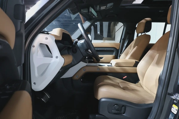 2025 Land Rover Defender 110 HSE P400 | GCC Specs | Brand New