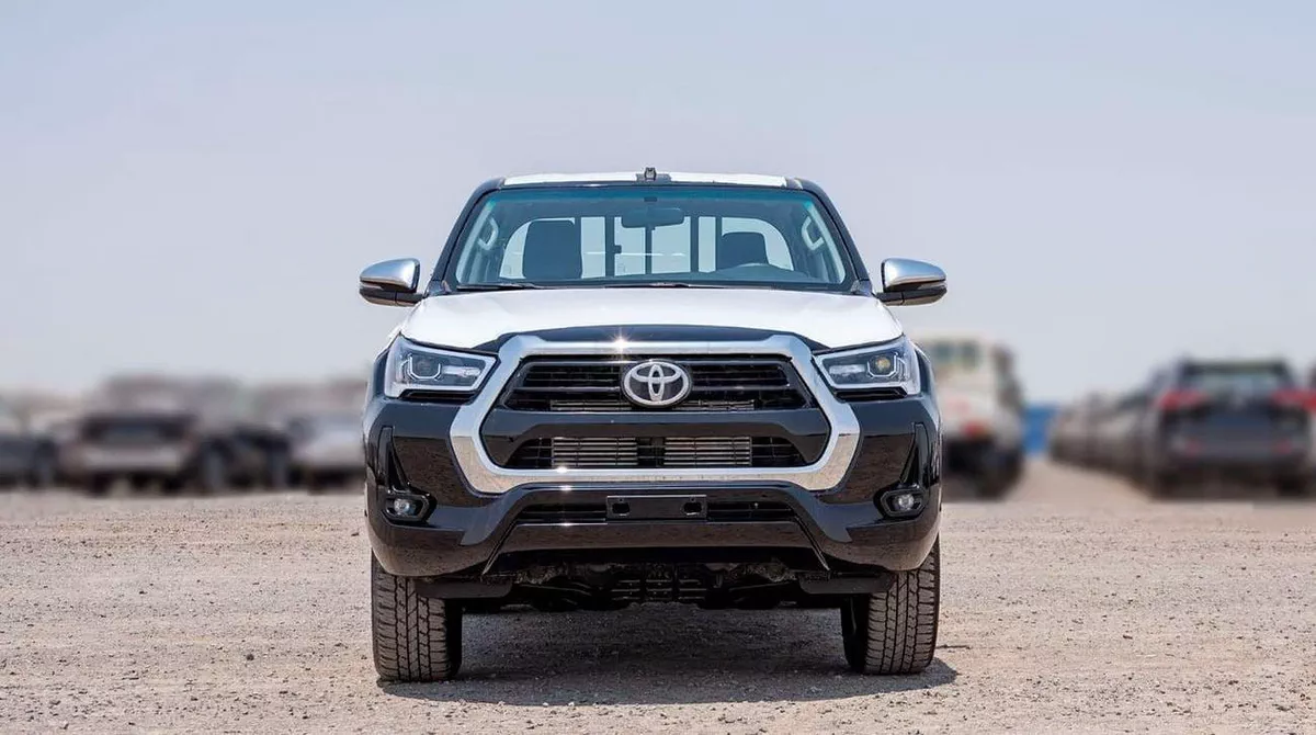 Toyota Hilux TOYOTA HILUX DC 2.4D AT 4X4 MY2025 – BLACK-1-0