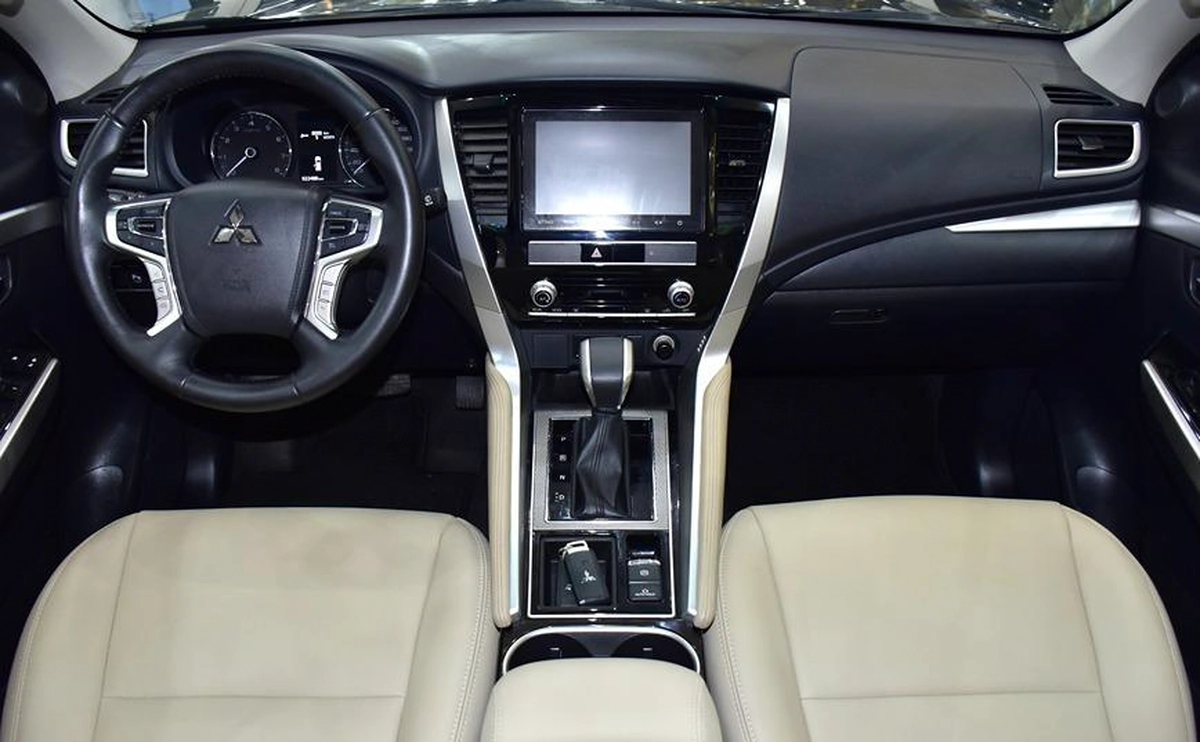 Mitsubishi Montero Sport Prime Edition ( 2023 Model ) in Grey Color GCC Specs-13-13