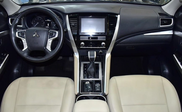 Mitsubishi Montero Sport Prime Edition ( 2023 Model ) in Grey Color GCC Specs