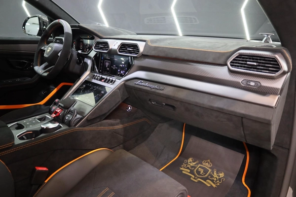 Lamborghini Urus Performante 2024