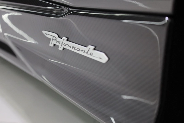 Lamborghini Urus Performante 2024