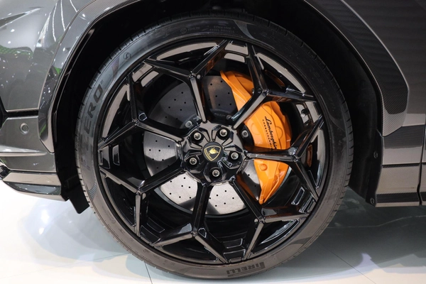 Lamborghini Urus Performante 2024