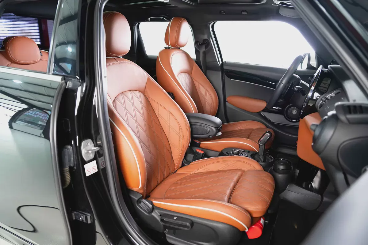 Mini Cooper S-JCW-GCC-FSH-well maintained-Dealer warranty & service valid till Dec 2026-10-10