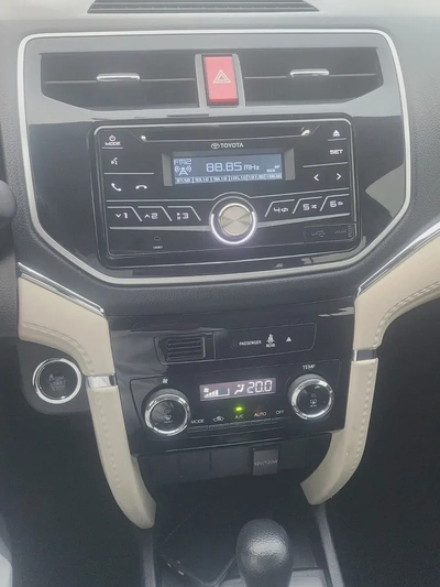 7 Seater Toyota Rush GX 2019 - GCC Specs - Push Start Full service history Al Futtaim-4