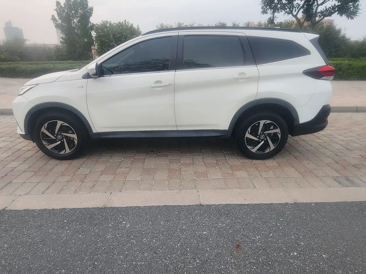 7 Seater Toyota Rush GX 2019 - GCC Specs - Push Start Full service history Al Futtaim-6-6