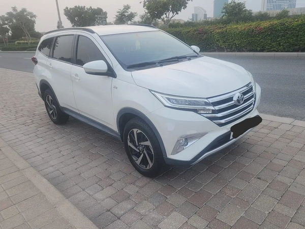 7 Seater Toyota Rush GX 2019 - GCC Specs - Push Start Full service history Al Futtaim
