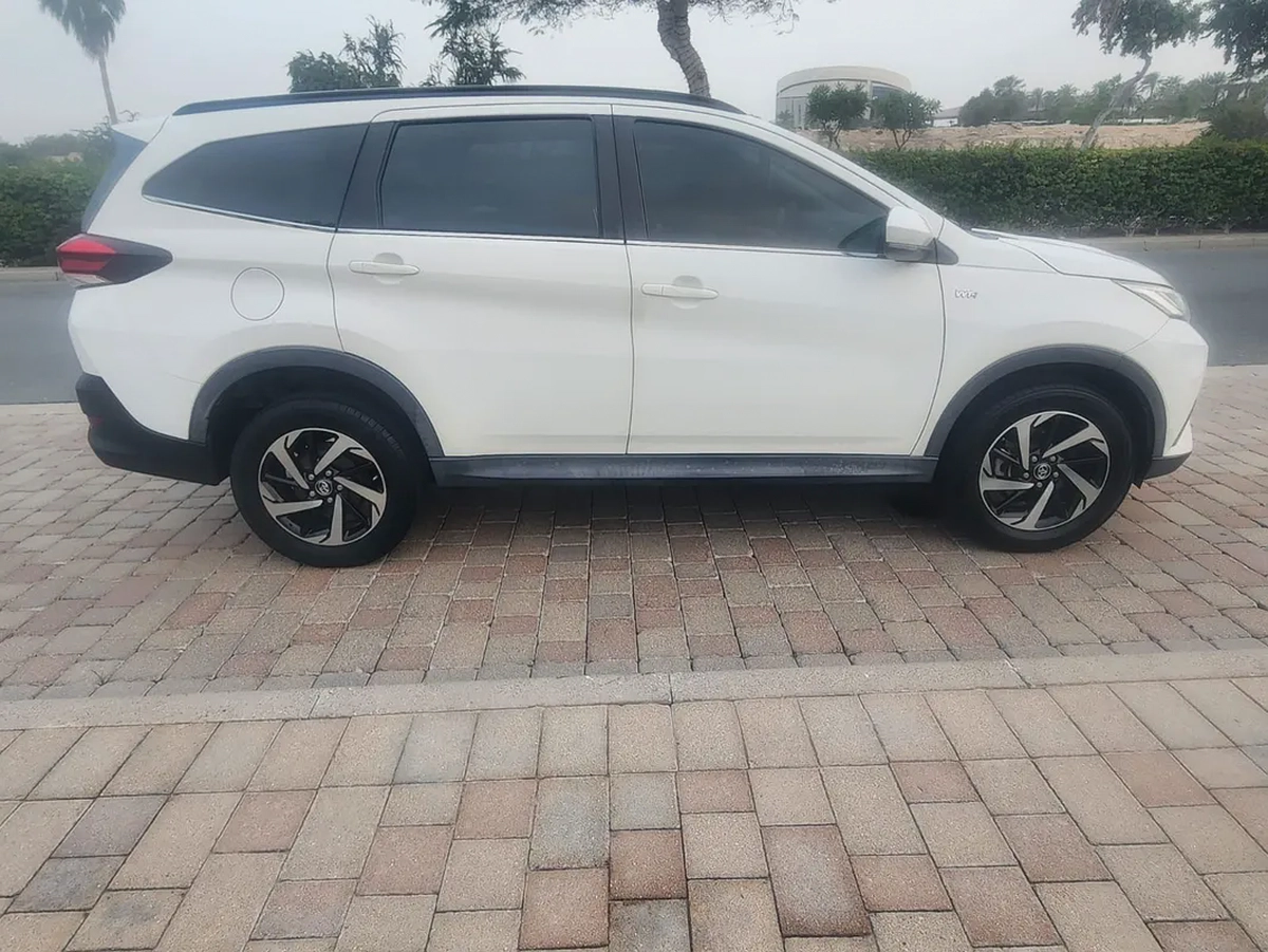 7 Seater Toyota Rush GX 2019 - GCC Specs - Push Start Full service history Al Futtaim-10-10