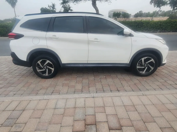 7 Seater Toyota Rush GX 2019 - GCC Specs - Push Start Full service history Al Futtaim