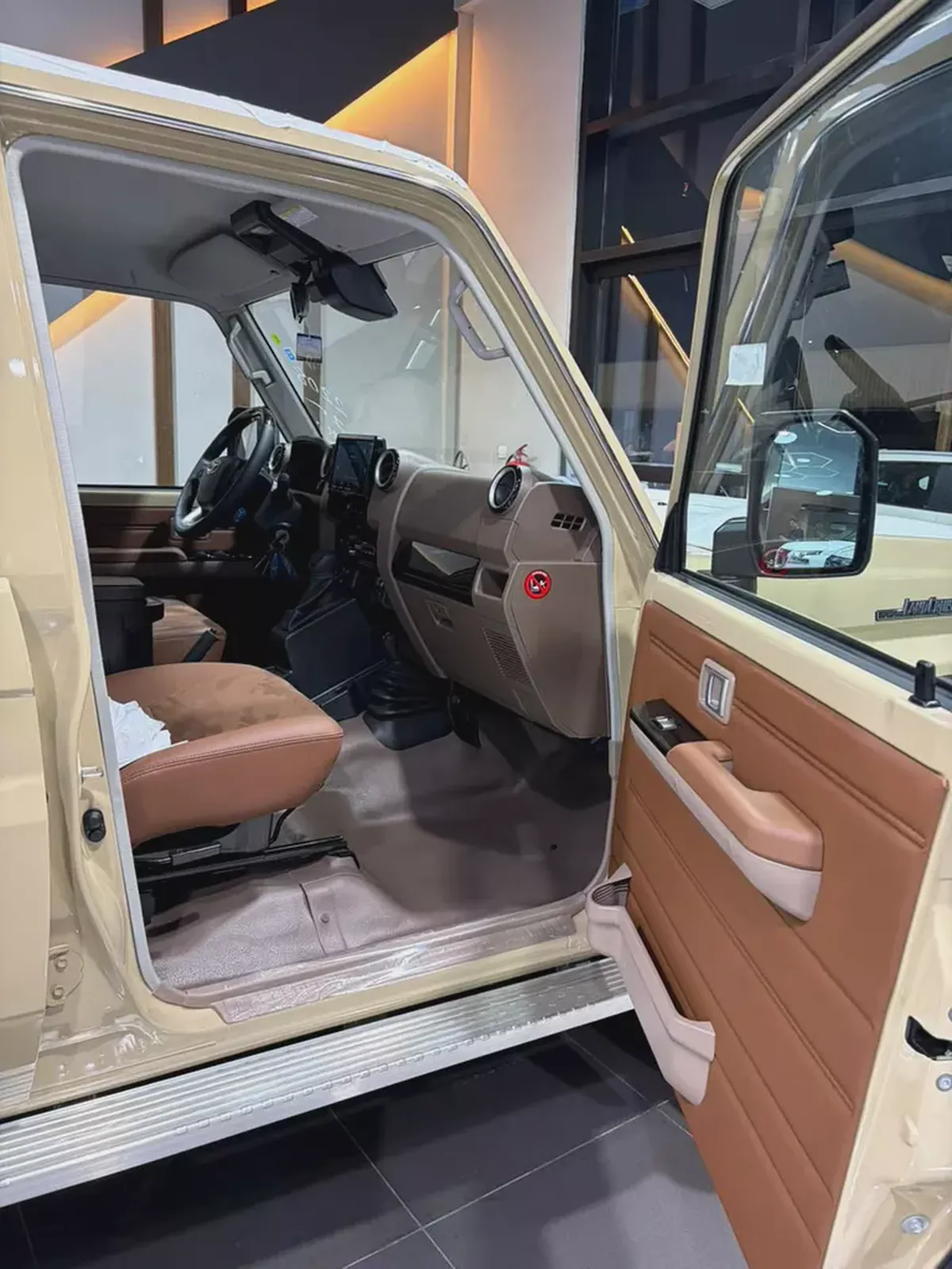 Toyota Land Cruiser 70 Series LC 79 LX 2026 GCC Specs لاندكروزر بيك اب غمارتين بنزين جلد رادار رنقات-18-18