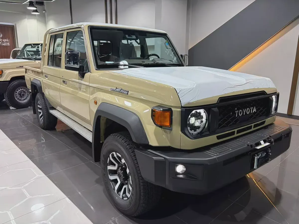 Toyota Land Cruiser 70 Series LC 79 LX 2026 GCC Specs لاندكروزر بيك اب غمارتين بنزين جلد رادار رنقات-2-2