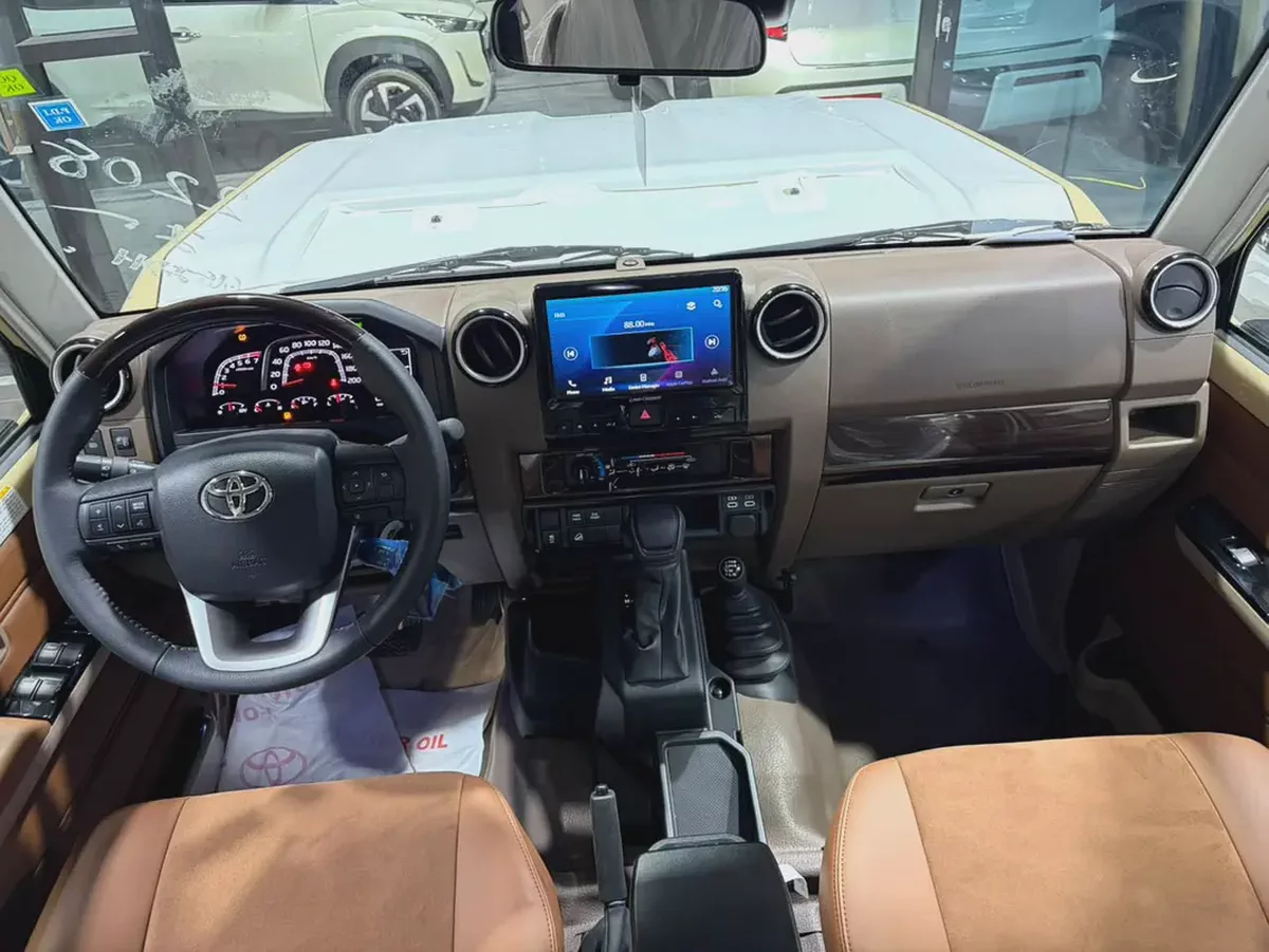 Toyota Land Cruiser 70 Series LC 79 LX 2026 GCC Specs لاندكروزر بيك اب غمارتين بنزين جلد رادار رنقات-6-6