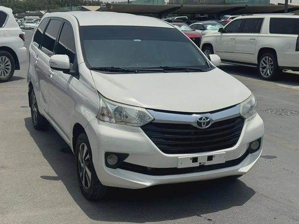 Toyota Avanza 2019 white color GCC calen car